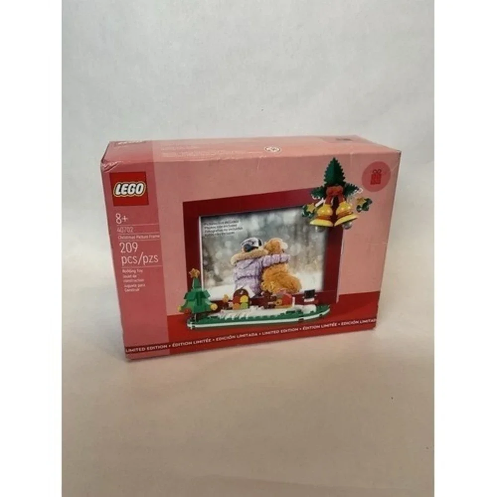 NWOT LEGO 8+ 40702 209PCS Christmas Picture Frame Limited Edition Holiday Set